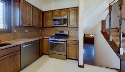 204 Robinson Ln. Westmont, IL