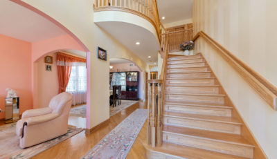 1017 Red Oak St. Addison, IL