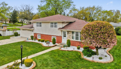 8142 90th St. Hickory Hills, IL