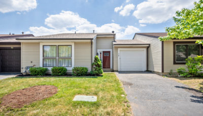 12 Honeybear Ln. Romeoville, IL