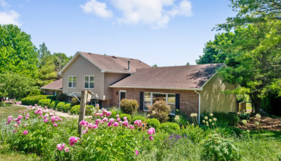 40w579 S. Bridle Creek Dr. Saint Charles, IL