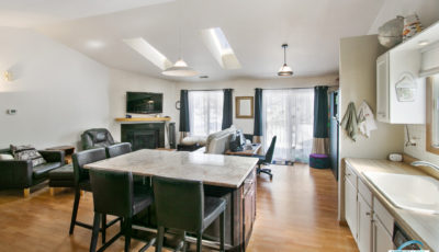 2428 Danbury Dr. Woodridge, IL