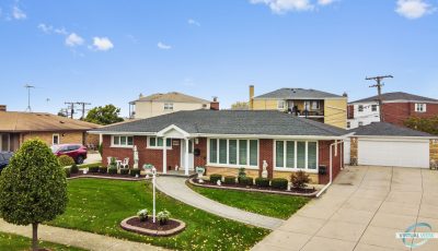 8032 West Giddings Street  Norridge, IL
