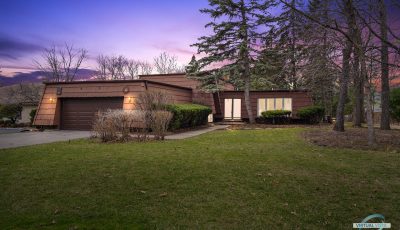 9S616 William Dr, Willowbrook, IL
